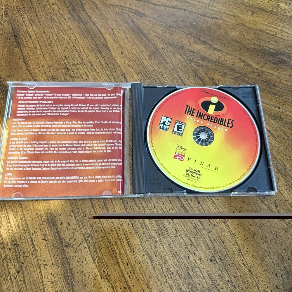 Disney Interactive Pixar The Incredibles PC-CD ROM Print Studio